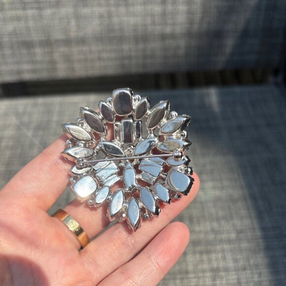 Vintage Signed Weiss Clear Rhinestone Brooch - Picture 2 of 5